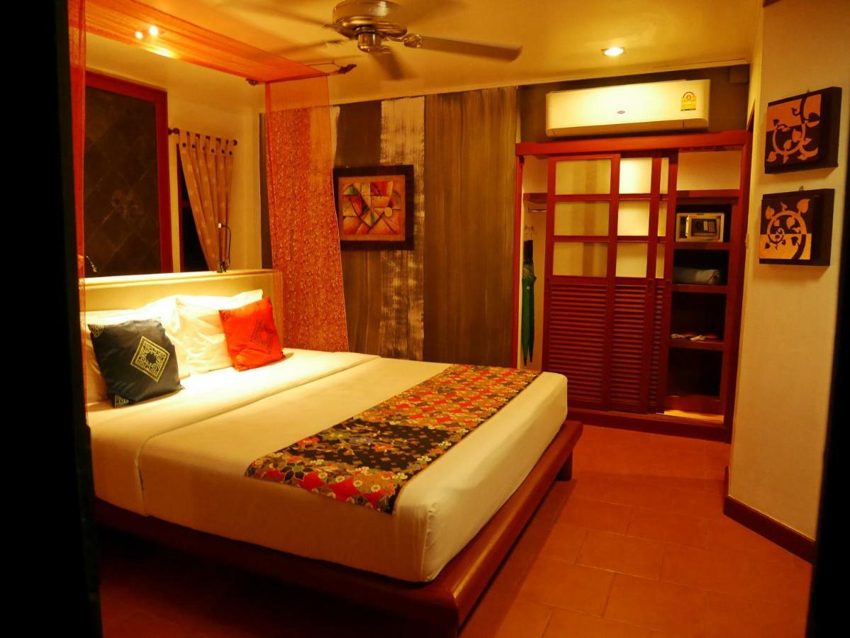 Bangtao Beach Chalet Resort Bang Tao Beach  Exterior photo