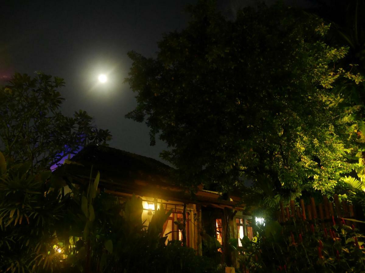 Bangtao Beach Chalet Resort Bang Tao Beach  Exterior photo